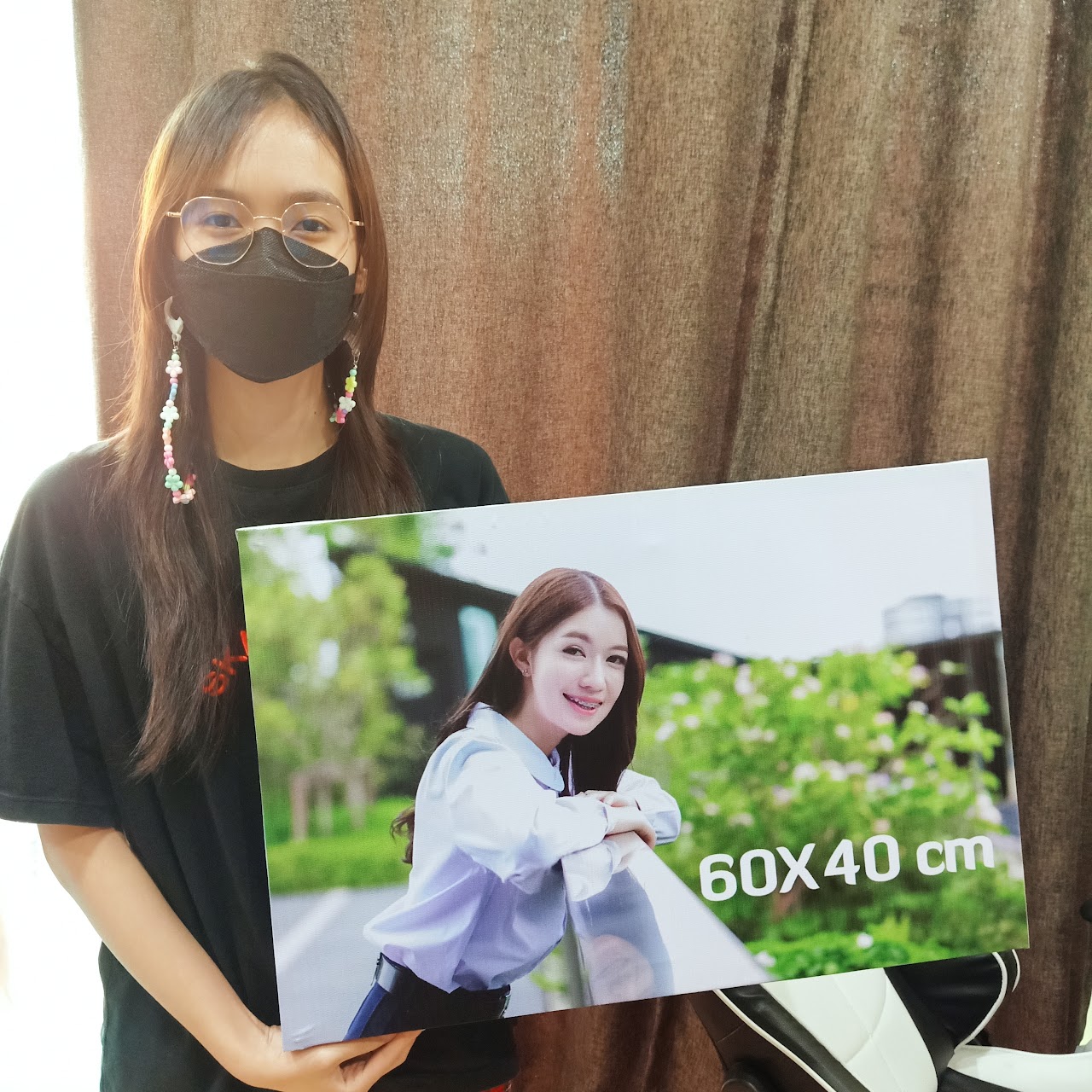 ไวนิลขึงโครงไม้